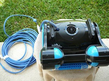 In the past, you would probably have had to send your Dolphin cleaner back to the Maytronics repair shop ...