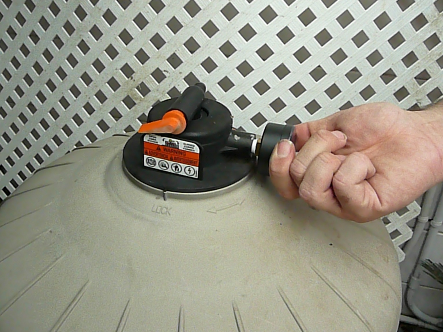 How To Replace a Hayward DE Filter Air Relief Valve - INYOPools.com