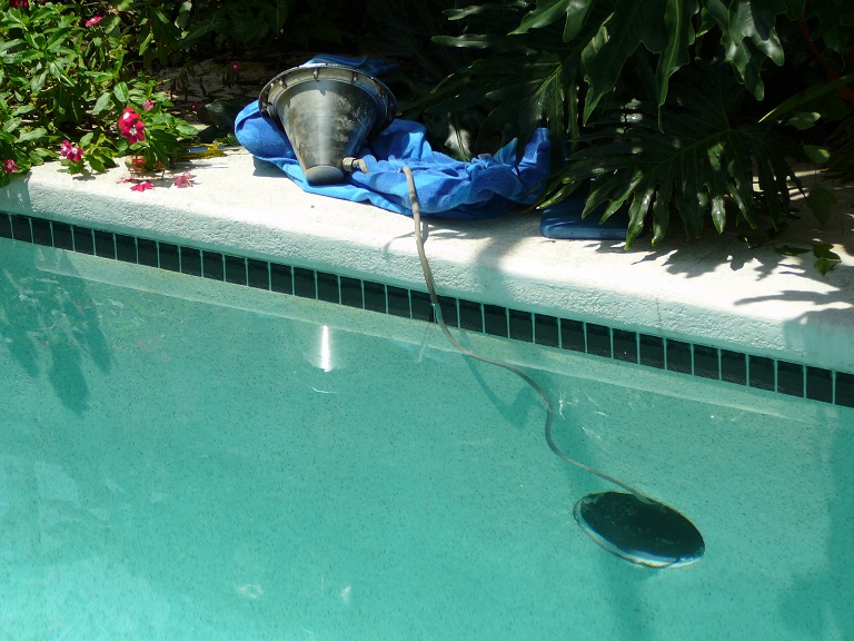 How To Temporarily Extend a Short Pool Light Cord to Replace Bulb