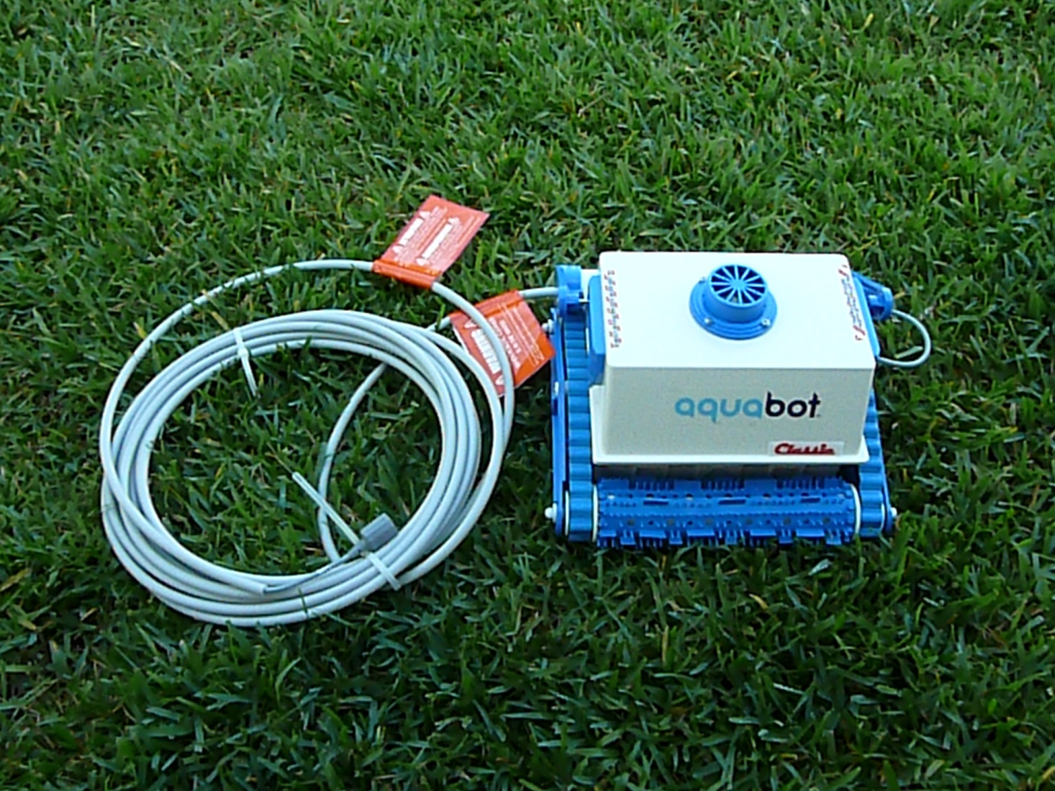 How to Replace an Aquabot Classic Robotic Pool Cleaner Bottom Lid Asm