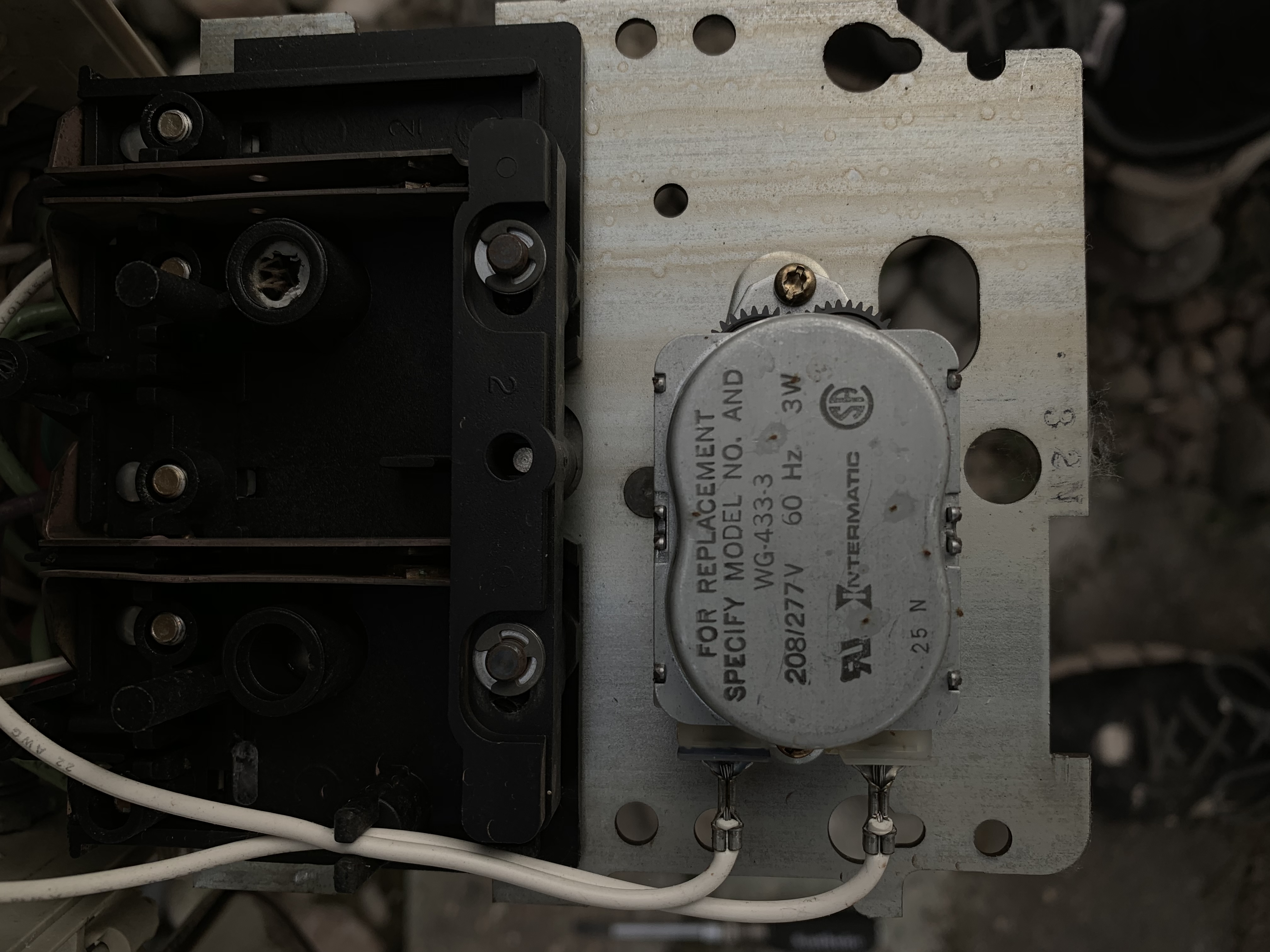 Intermatic Mechanical Timer Mechanism Only, 40 Amp, 220 Volt, DPST, 24 Hour Cycle - T104M